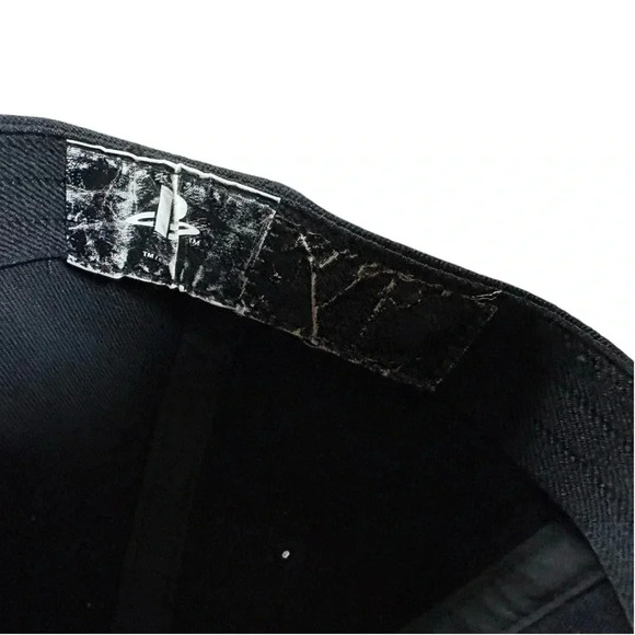 Sony PlayStation Button Symbol OSFM Elastic Fitted Hat - Picture 7 of 8